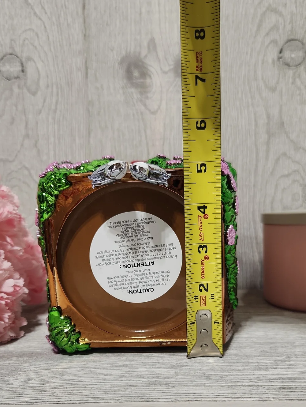 Bath & Body Works Snow White Wishing Well Pedestal 3-Wick Candle Holder